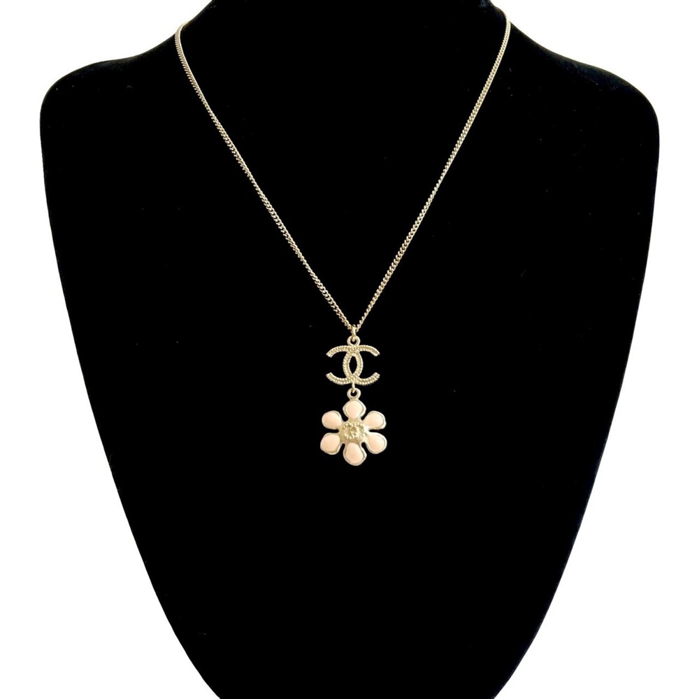 CHANEL Authentic Pink Pearl Logo Necklace - Picture 1 of 5